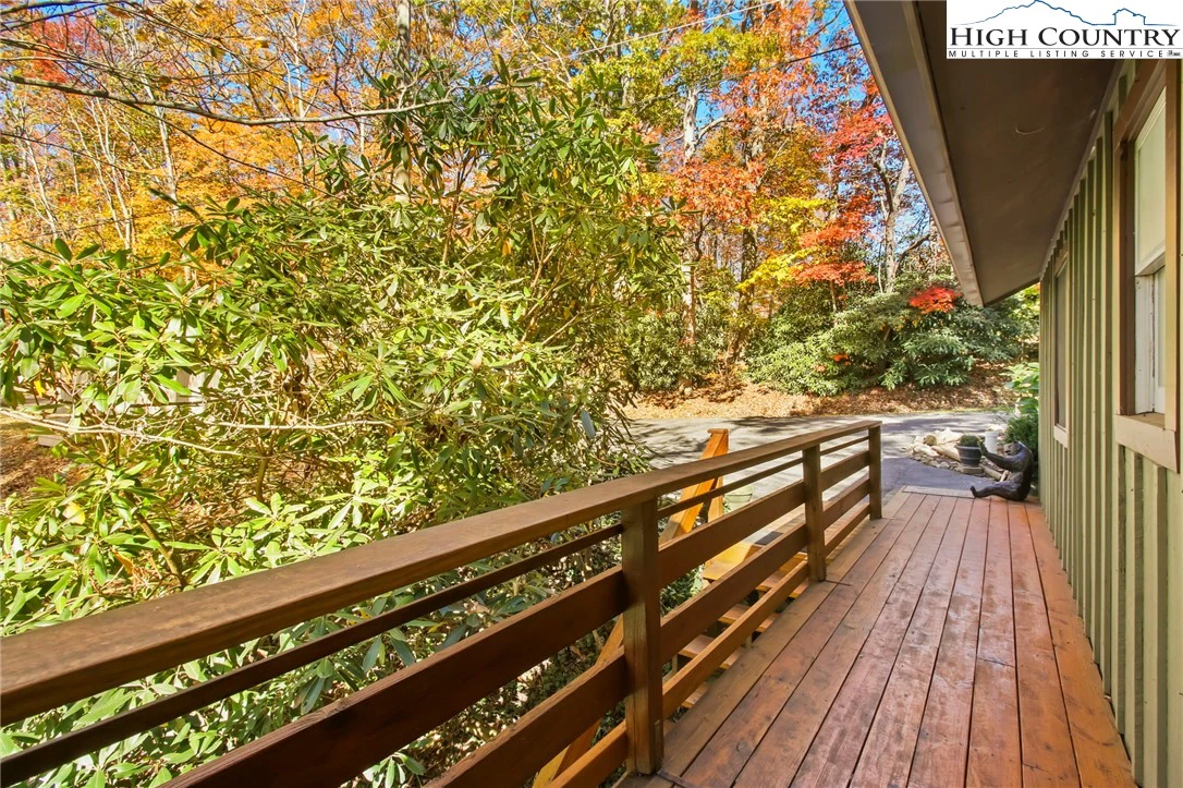 Image number 24 for the current listing