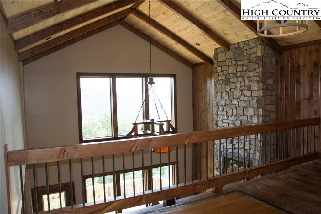 Image number 6 for the current listing