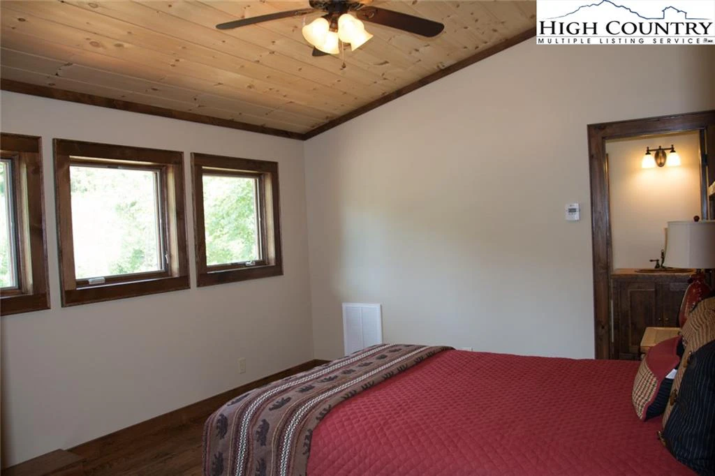 Image number 2 for the current listing