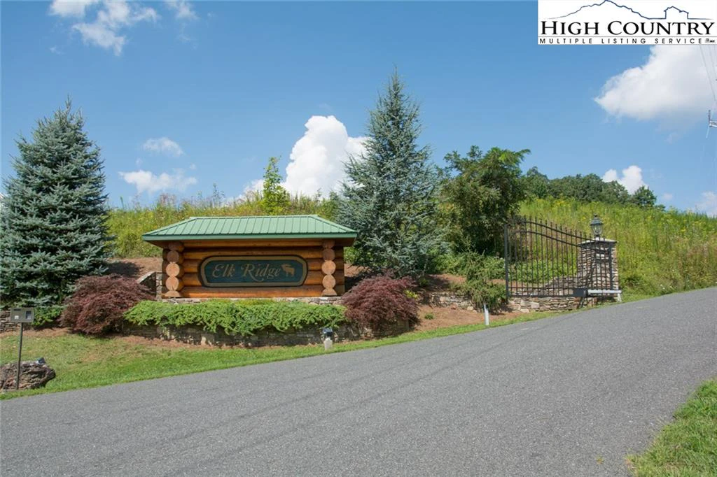 Image number 17 for the current listing