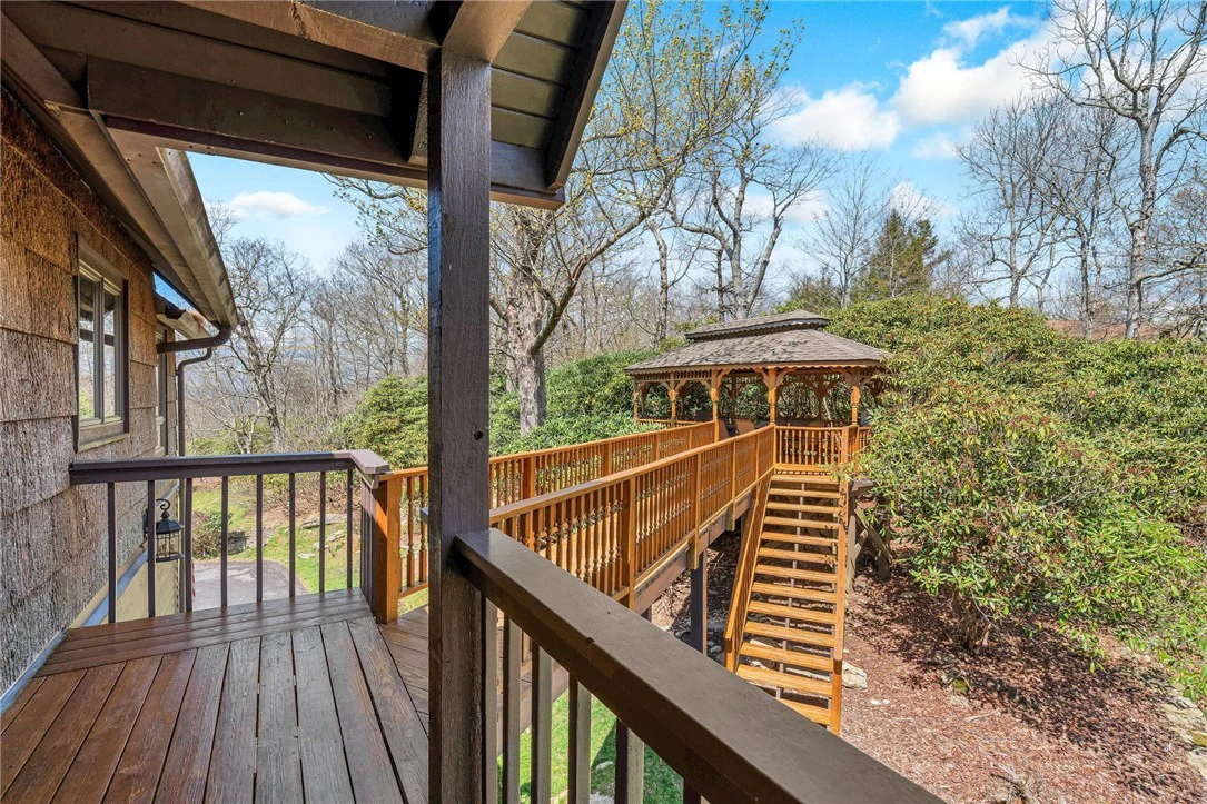 Image number 17 for the current listing