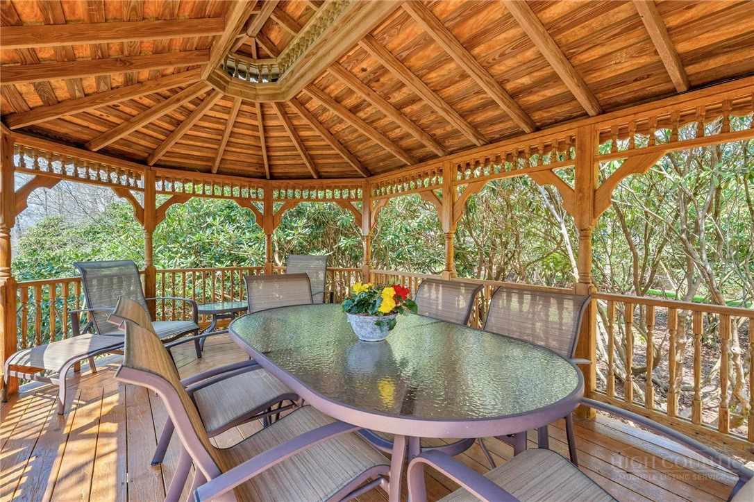 Image number 18 for the current listing