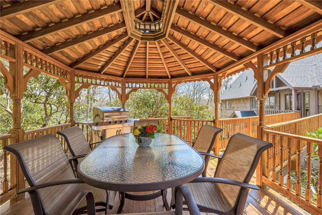 Image number 19 for the current listing
