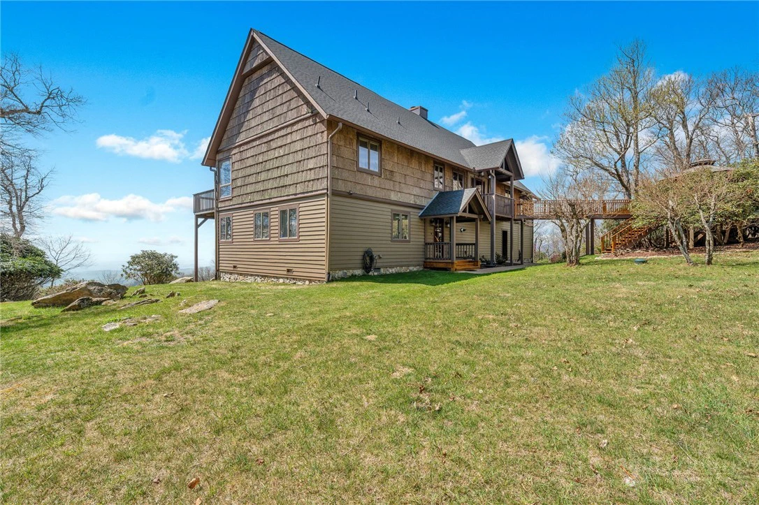 Image number 16 for the current listing
