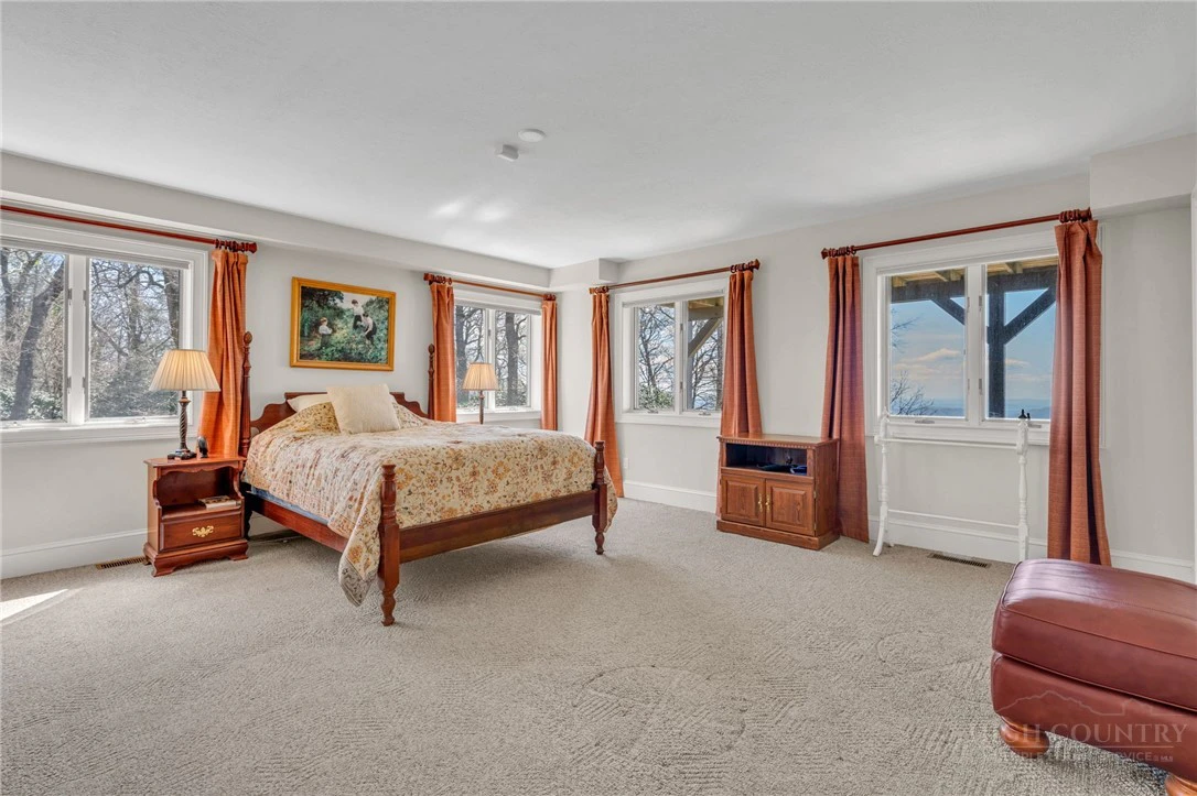 Image number 7 for the current listing