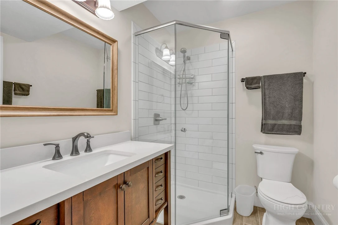 Image number 2 for the current listing
