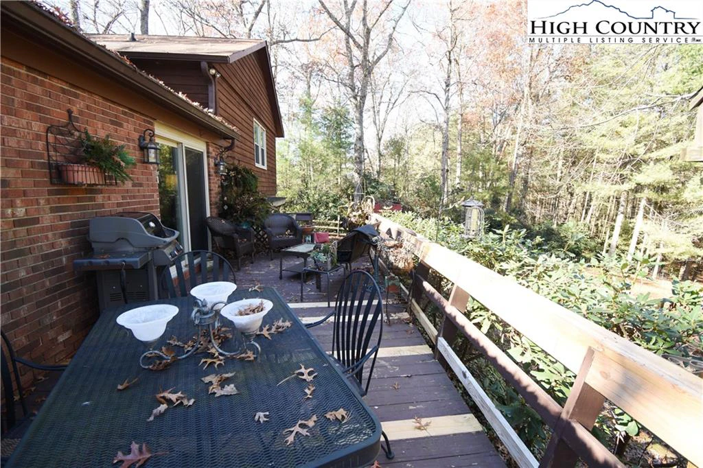 Image number 15 for the current listing
