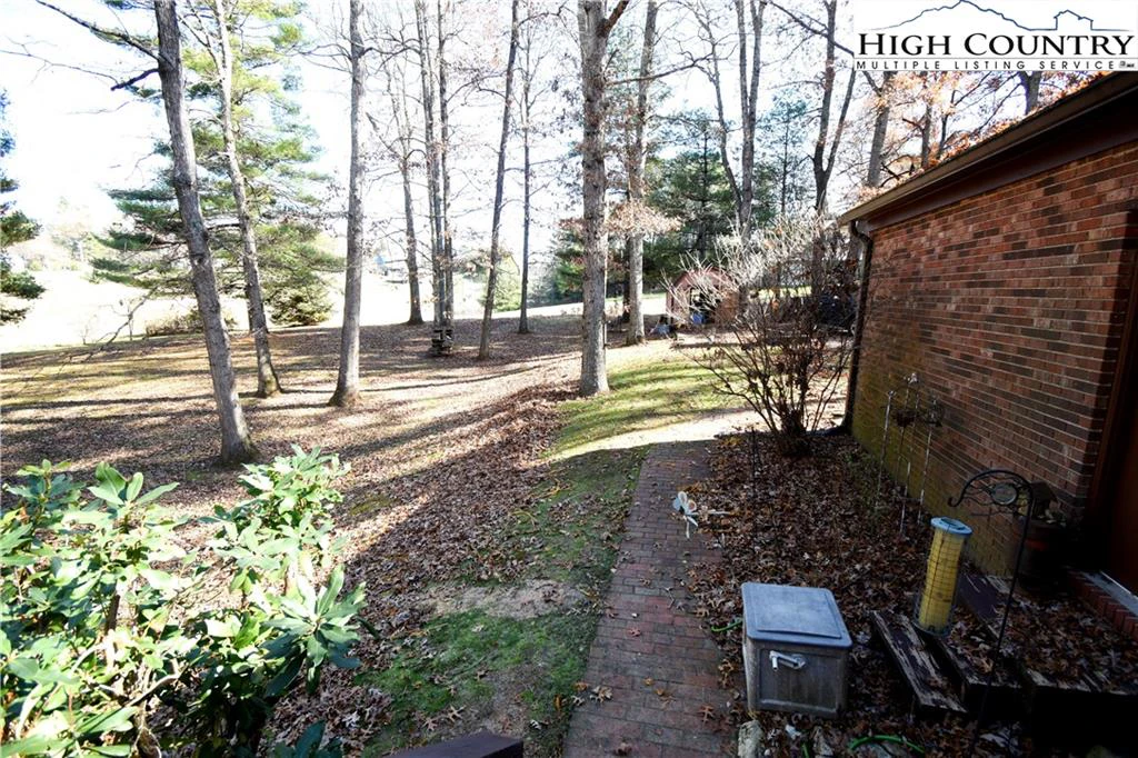 Image number 18 for the current listing