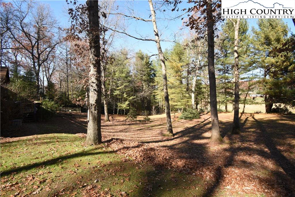 Image number 19 for the current listing
