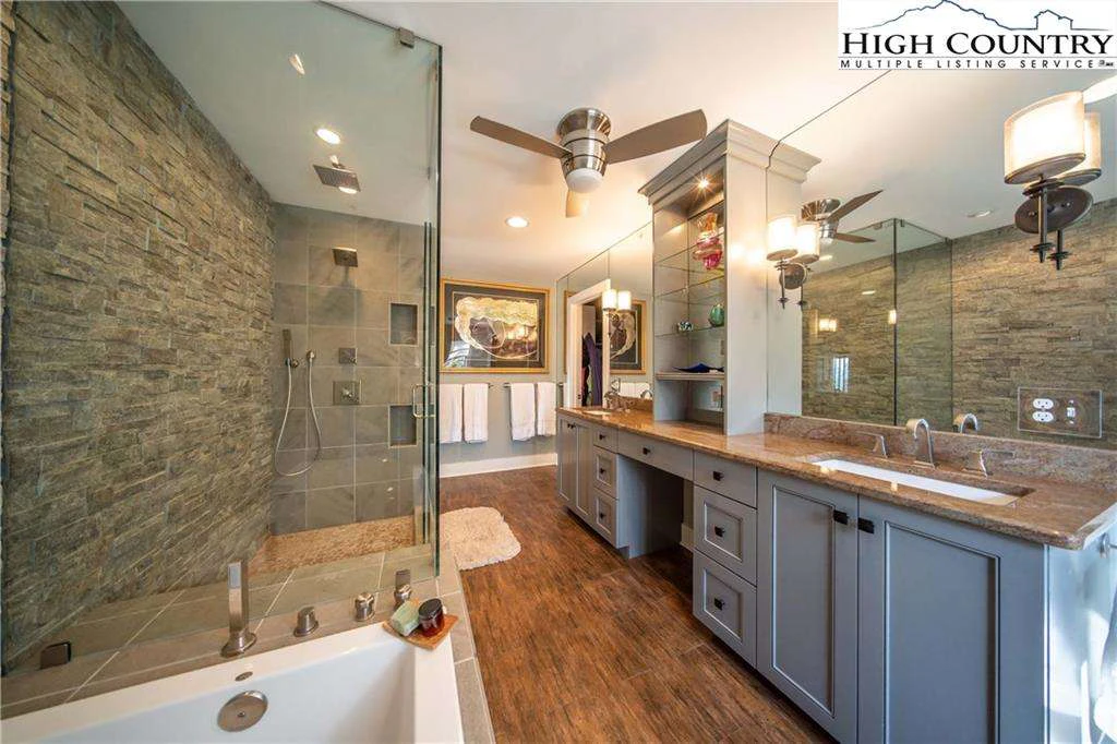 Image number 5 for the current listing