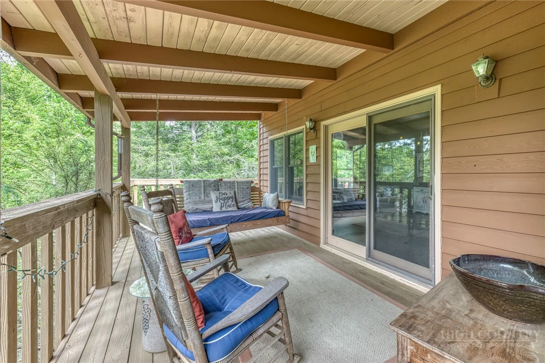 Image number 16 for the current listing