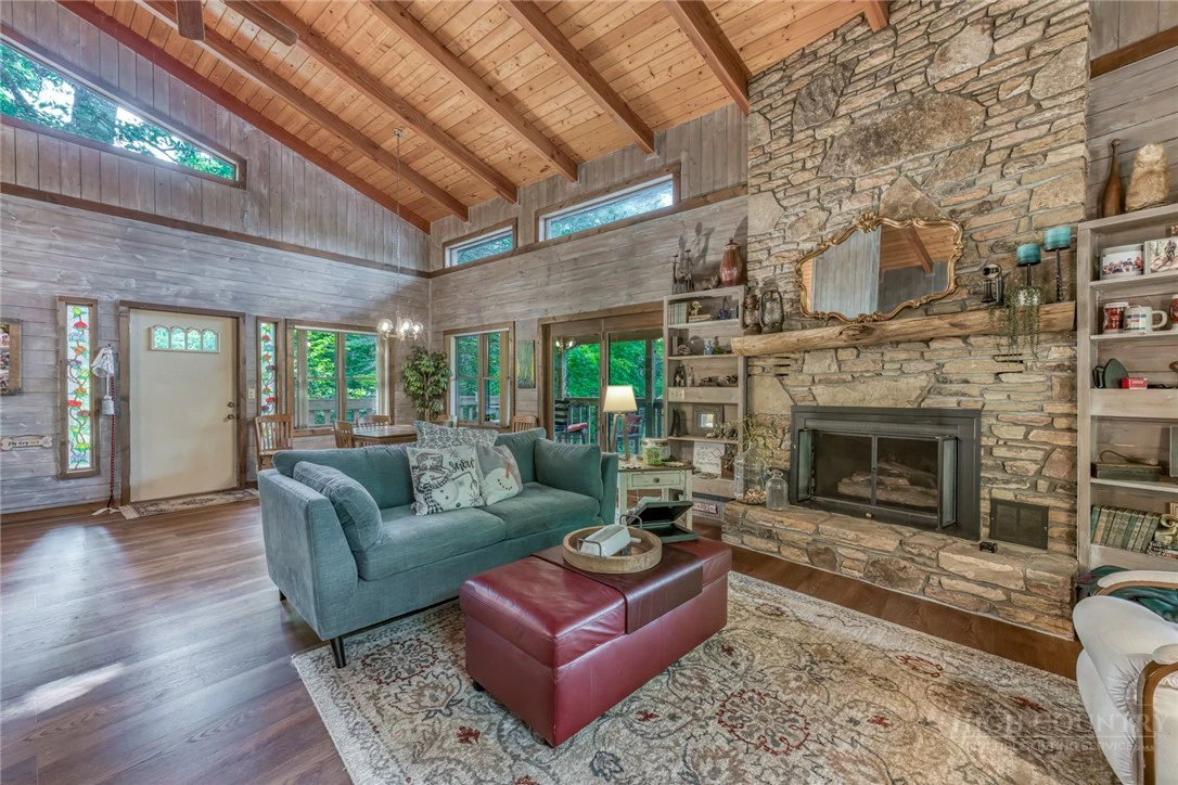 Image number 10 for the current listing