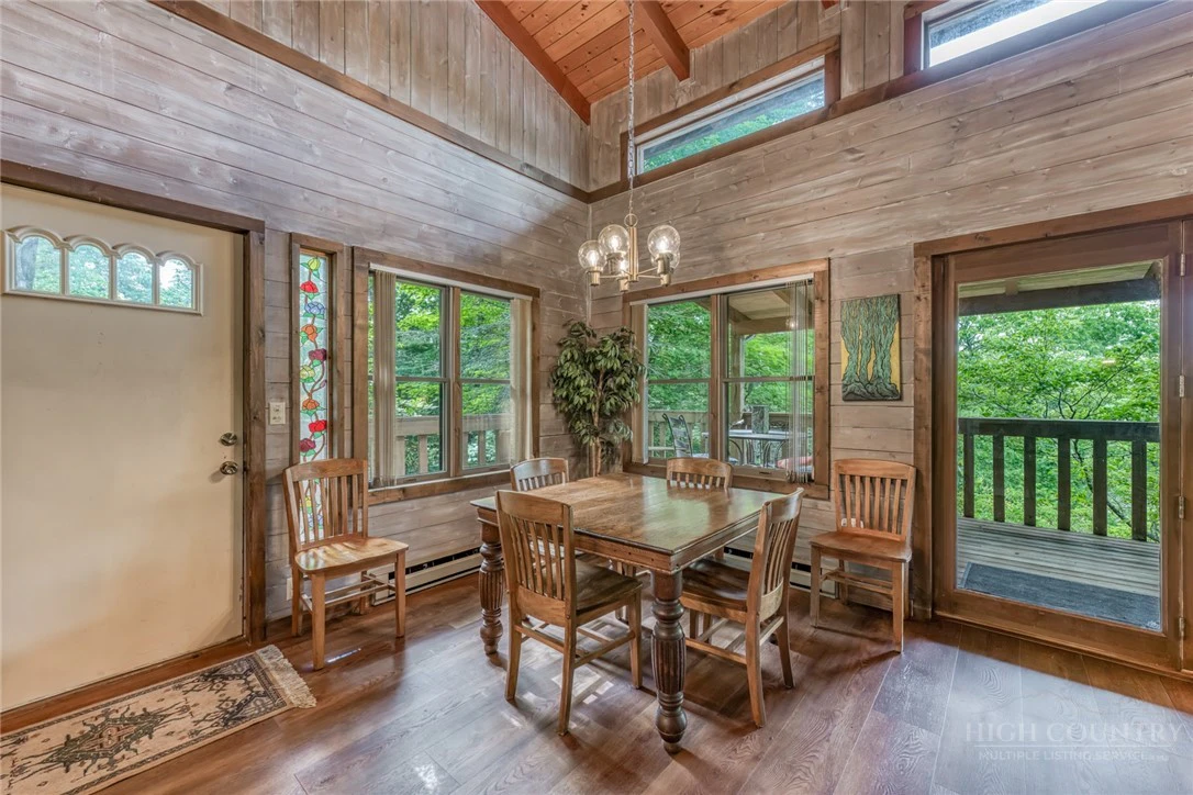 Image number 7 for the current listing