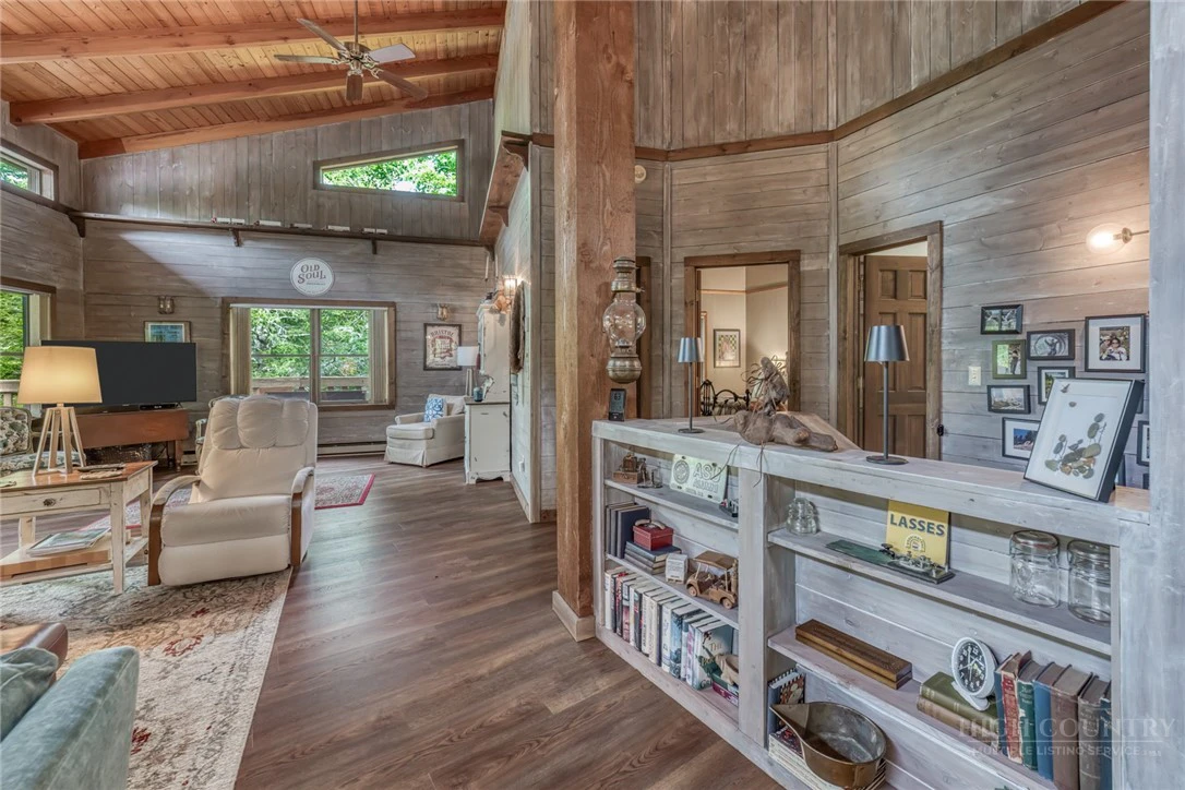 Image number 12 for the current listing