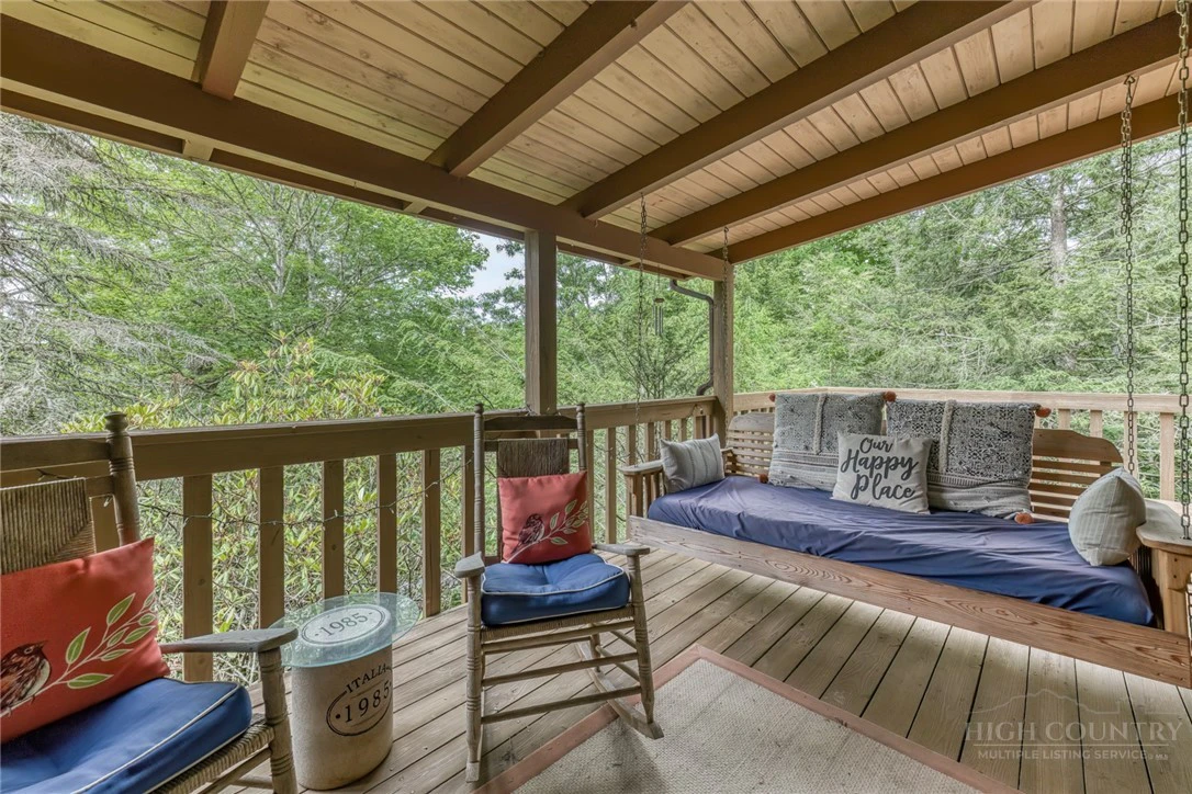 Image number 17 for the current listing