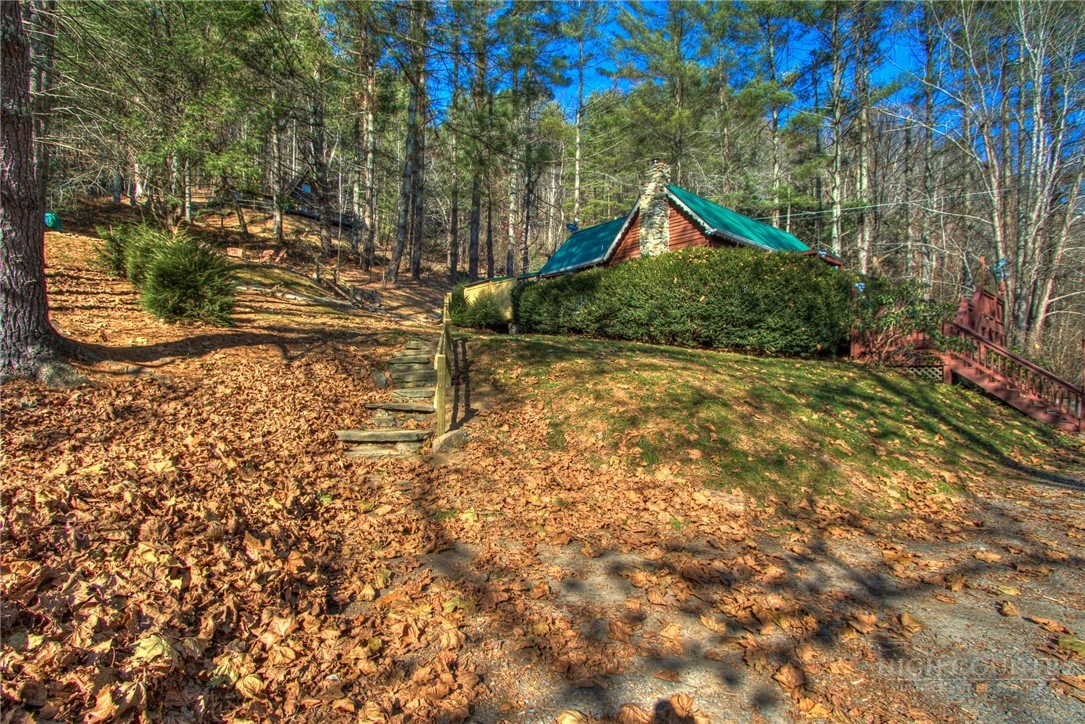 Image number 18 for the current listing