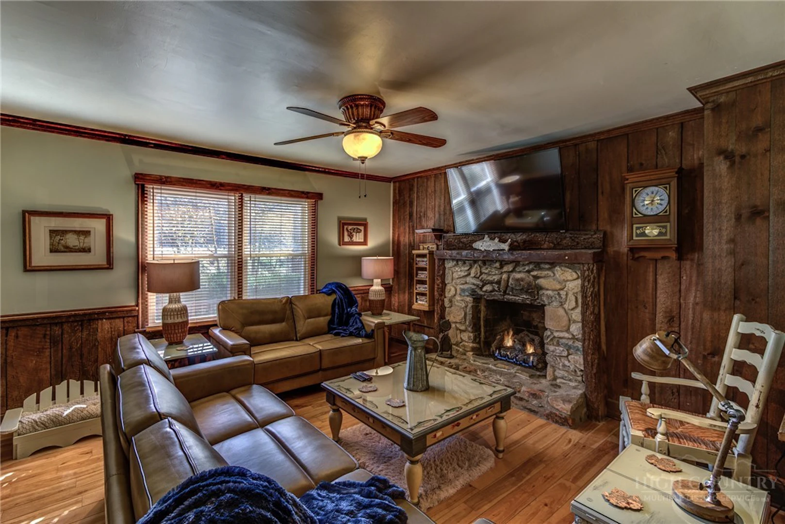 Image number 2 for the current listing