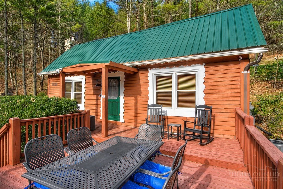 Image number 1 for the current listing