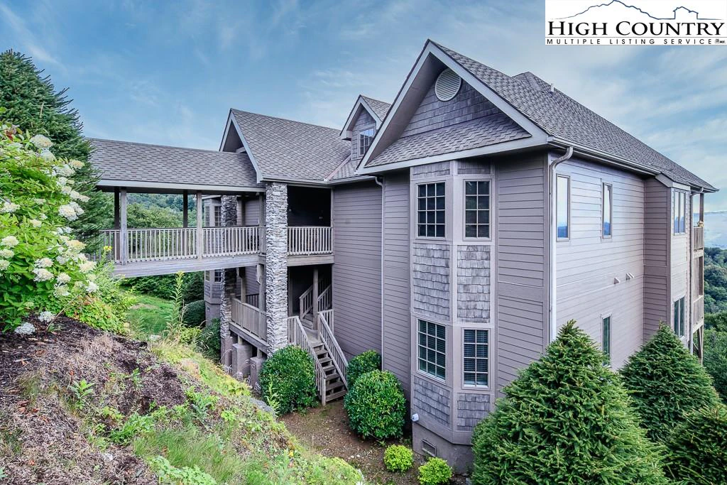 Image number 3 for the current listing