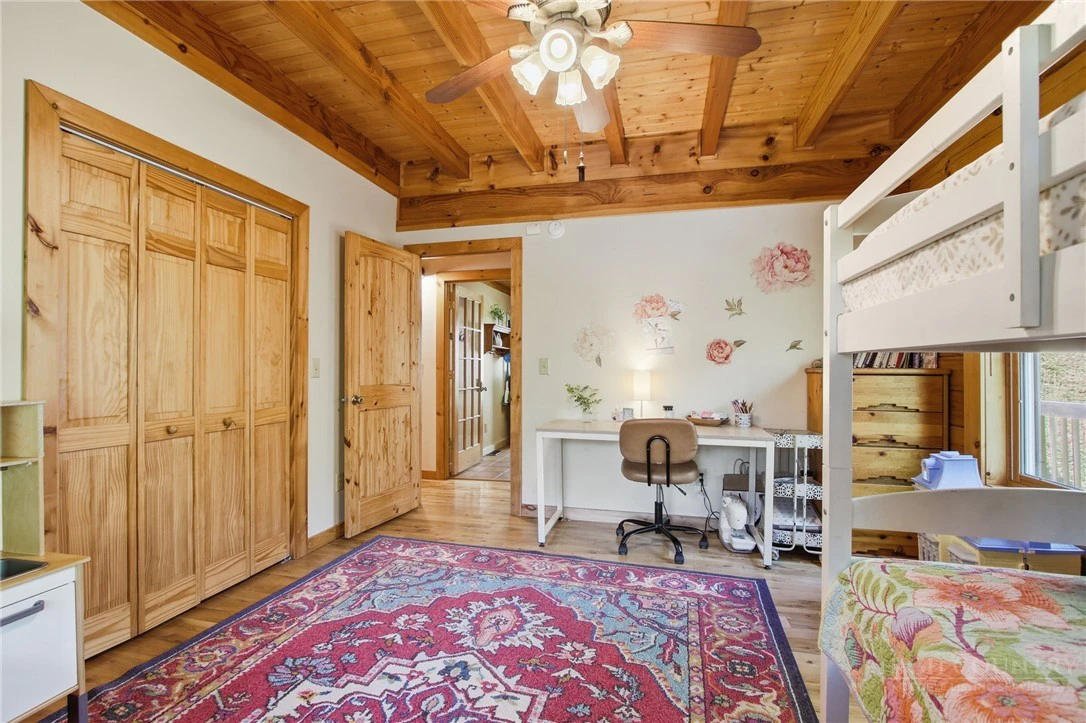 Image number 2 for the current listing