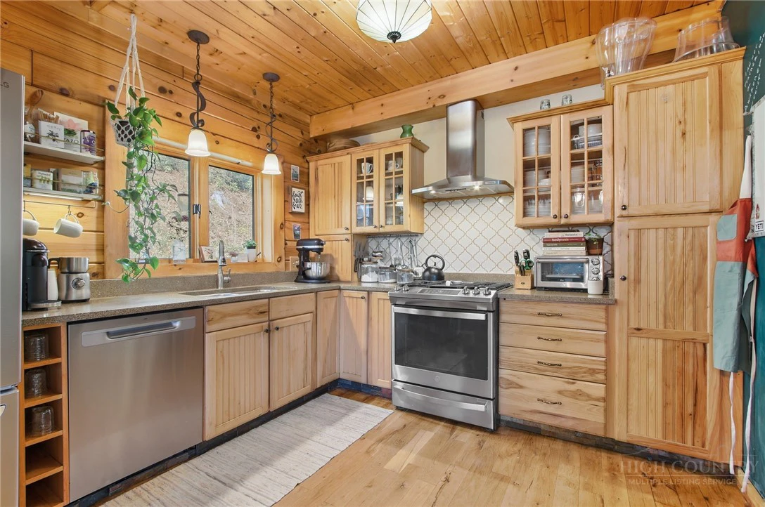 Image number 3 for the current listing