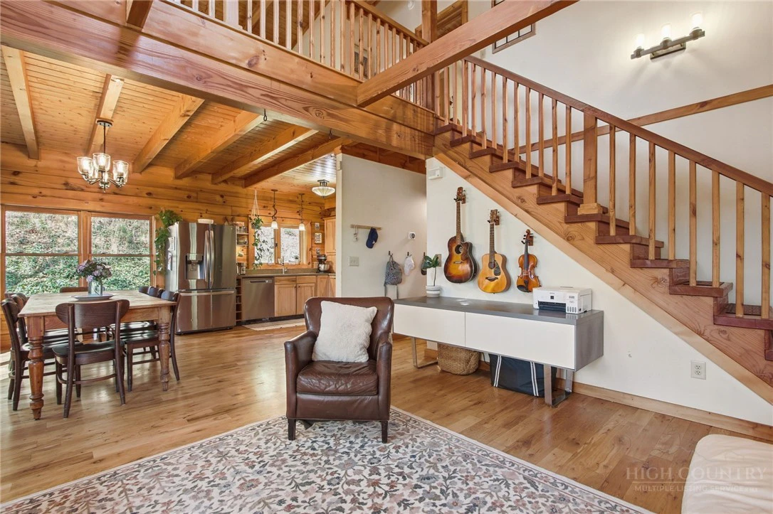 Image number 6 for the current listing