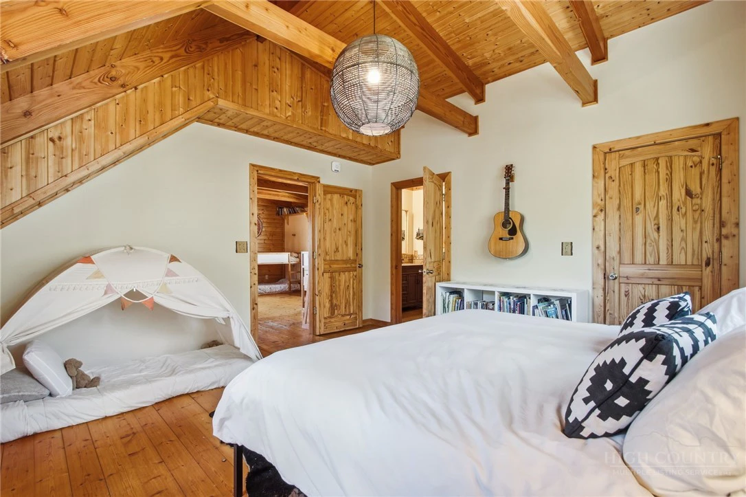 Image number 7 for the current listing