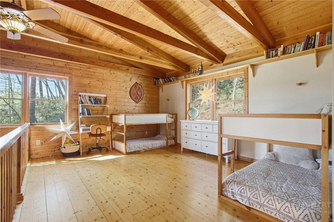 Image number 12 for the current listing