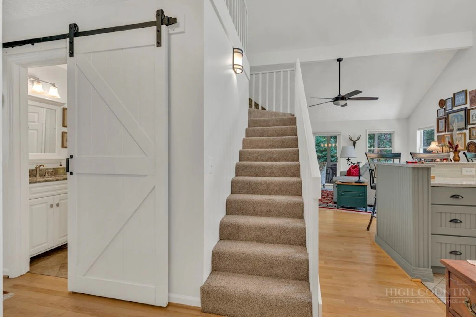 Image number 5 for the current listing