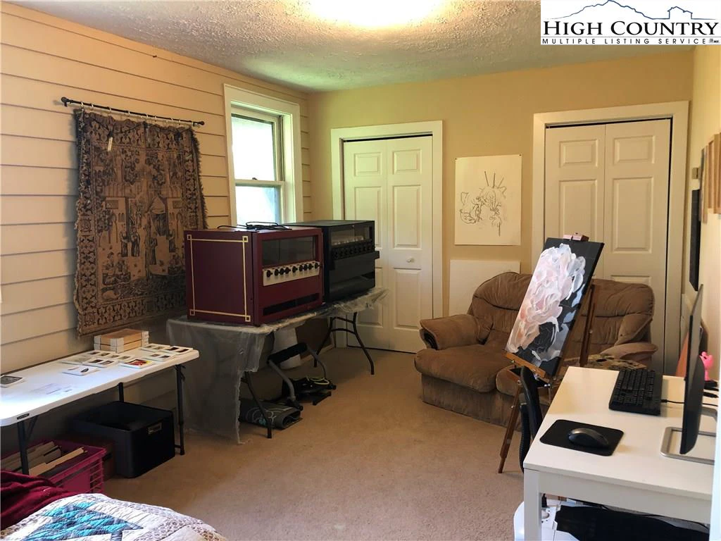 Image number 6 for the current listing