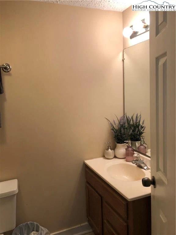 Image number 3 for the current listing