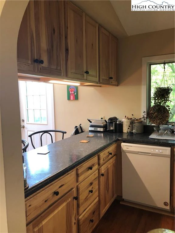 Image number 12 for the current listing