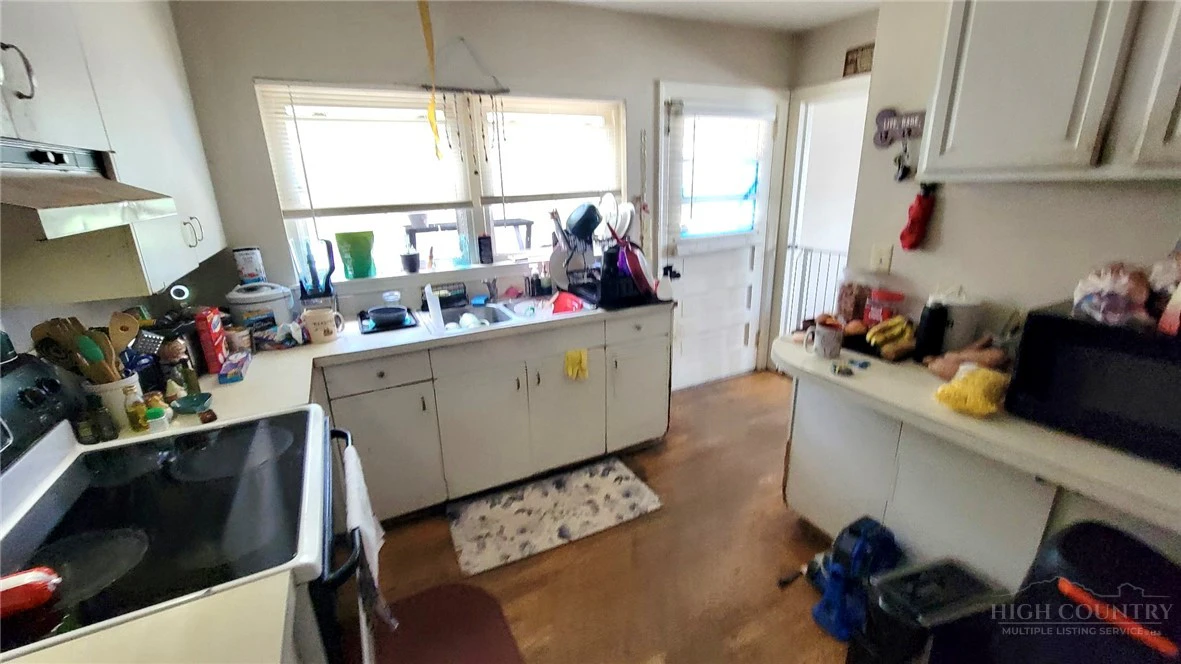 Image number 2 for the current listing