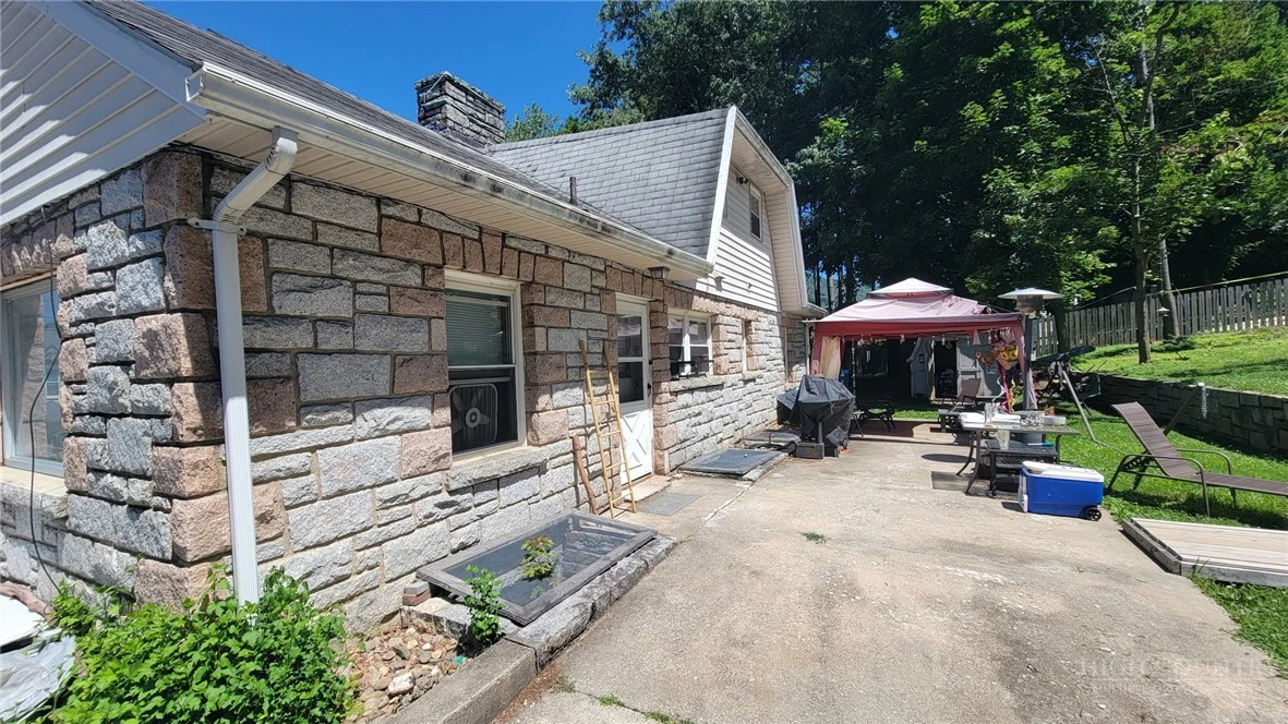 Image number 7 for the current listing