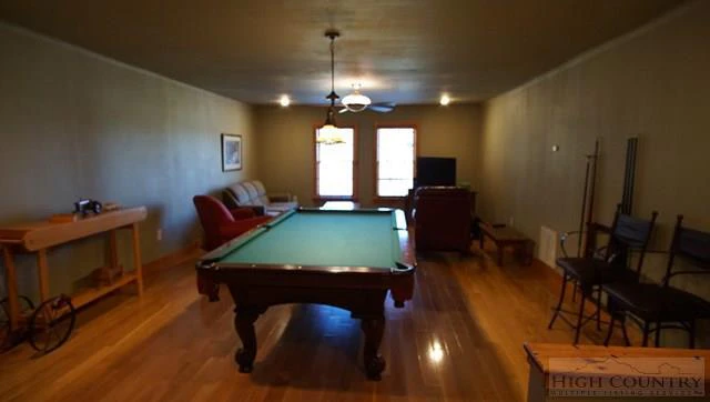 Image number 13 for the current listing