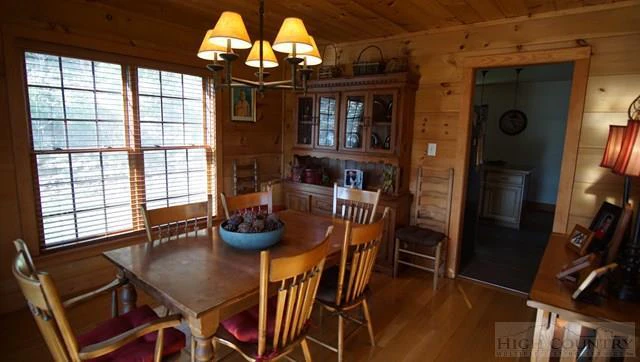Image number 12 for the current listing