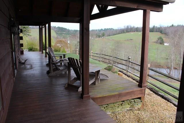 Image number 8 for the current listing
