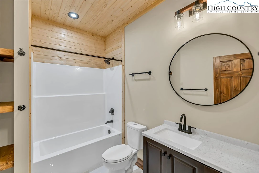 Image number 7 for the current listing