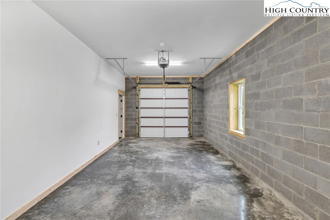 Image number 16 for the current listing