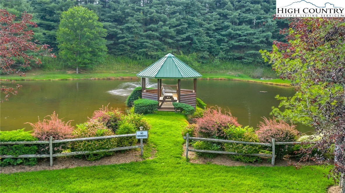 Image number 19 for the current listing