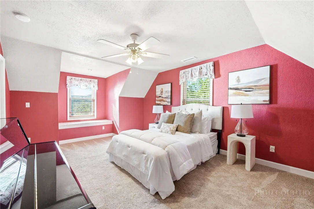 Image number 7 for the current listing