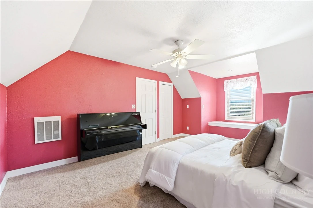 Image number 8 for the current listing