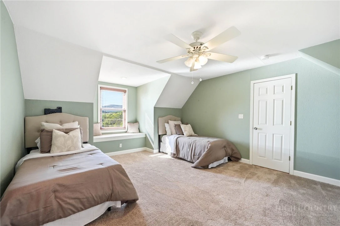 Image number 10 for the current listing
