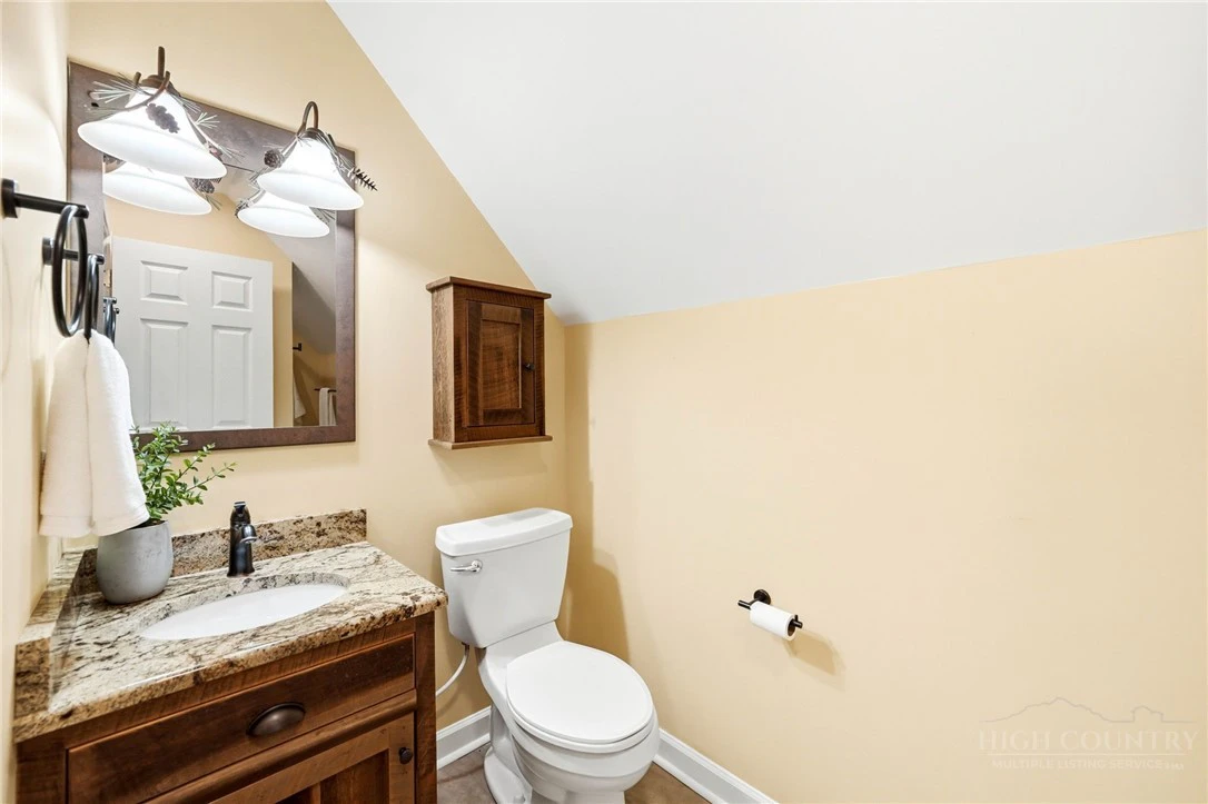 Image number 11 for the current listing