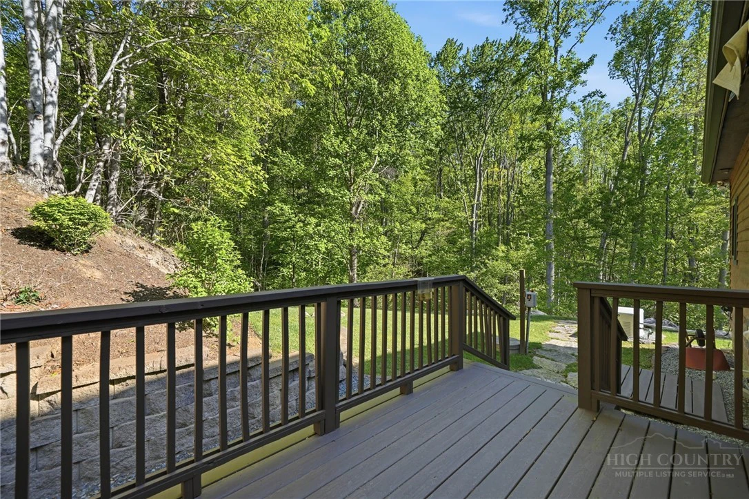 Image number 2 for the current listing