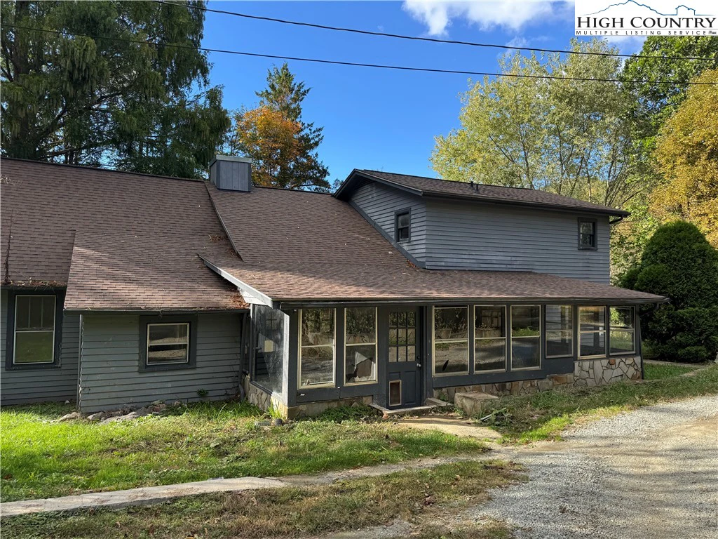 Image number 1 for the current listing