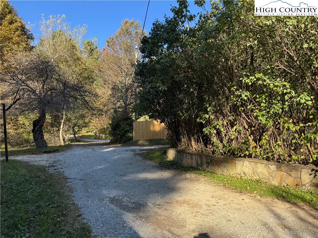 Image number 12 for the current listing