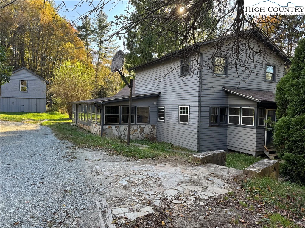 Image number 2 for the current listing