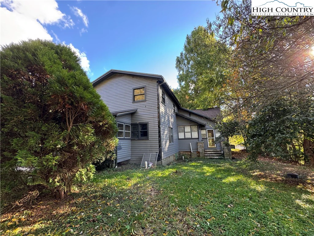 Image number 18 for the current listing