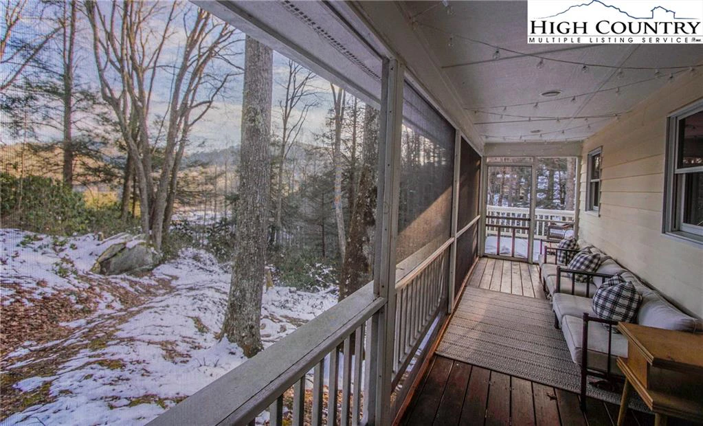 Image number 14 for the current listing